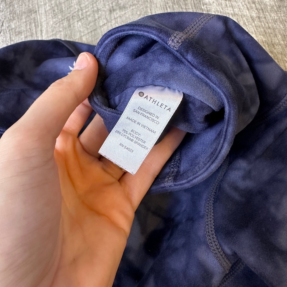 Athleta Tie-Dye Blue Legging 25” - XS - Picture 9 of 13
